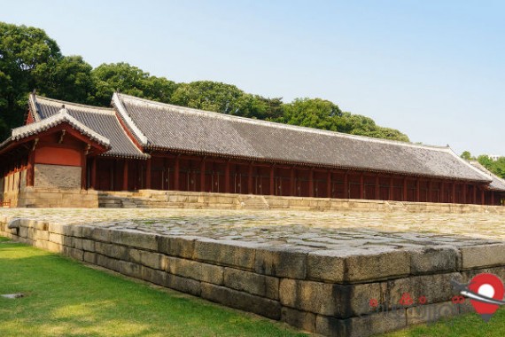 jongmyo-shrine-exterior